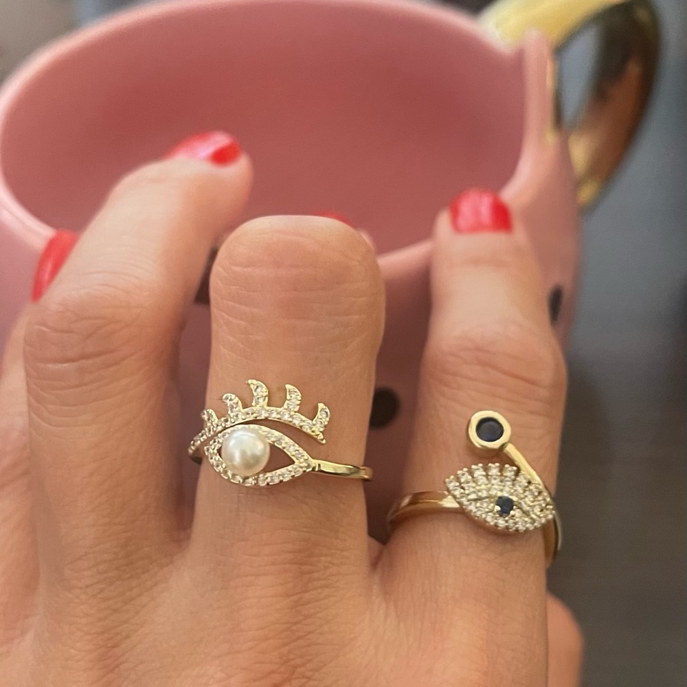 *new* turkish eye >>B L U E<< evil eye ring gold tone w/cz. (far right)